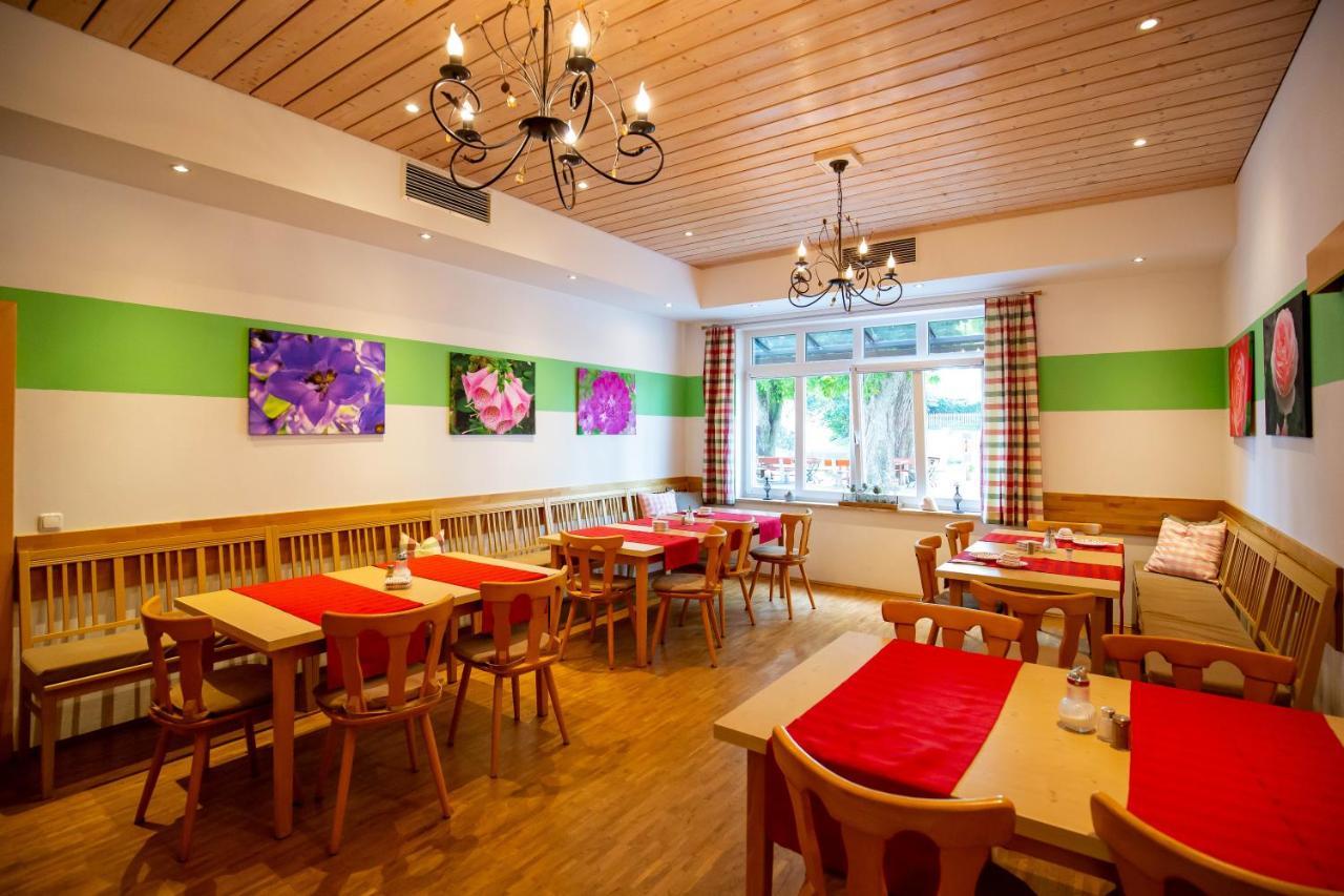 Gasthaus Und Hotel Goettler Josef Rumeltshausen Eksteriør billede