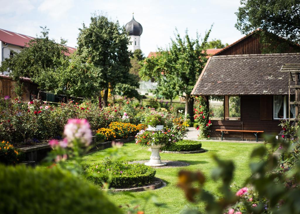 Gasthaus Und Hotel Goettler Josef Rumeltshausen Eksteriør billede